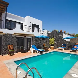 4 Bedroom Saturn With Private Heated Pool Villa Puerto del Carmen (Lanzarote)